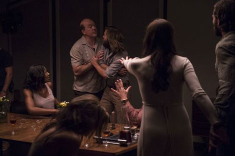 Un fotogramma del film horror The Invitation (2016)