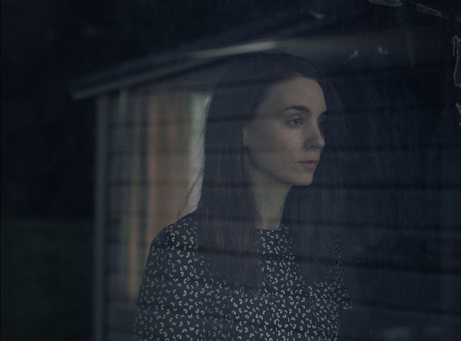 Un fotogramma del film di fantasmi A Ghost Story