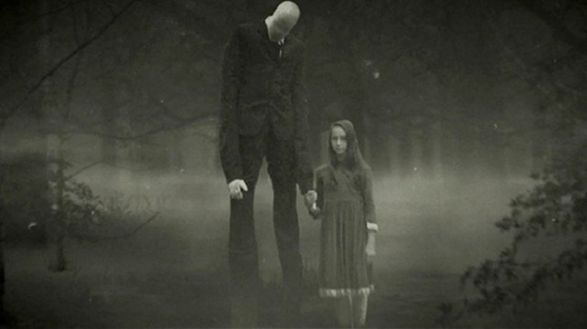 Un fotogramma del film del 2017 Beware the Slenderman