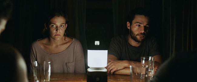 Un fotogramma del film del 2017 It comes at Night