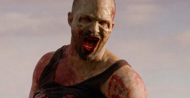 Un fotogramma del film del 2017 It Stains the Sands Red