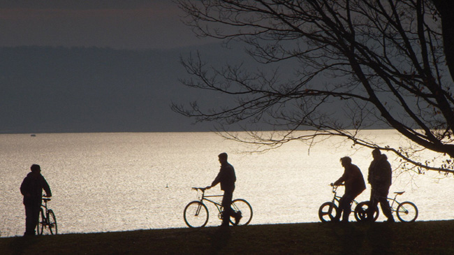 Un fotogramma del film horror Super Dark Times