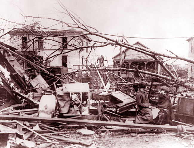 La ditruzione portata dal Tri-State Tornado