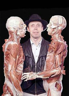Gunther von Hagens, cadaveri e sculture plastinificati del Dottor Morte