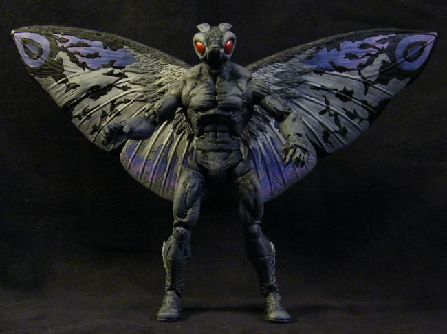 Una action figure dedicata al Mothman