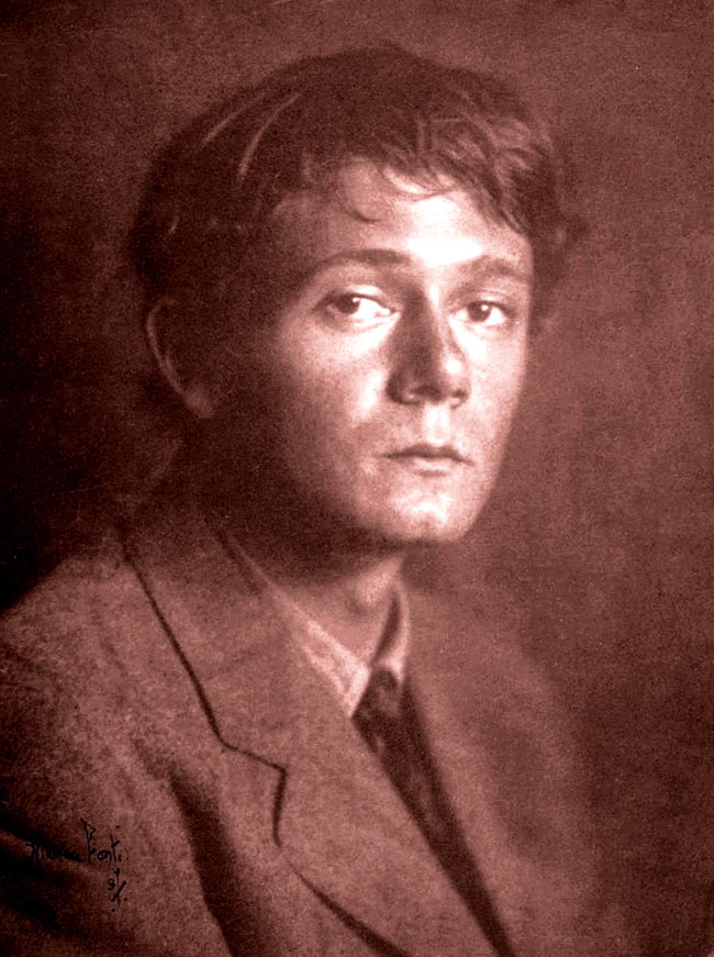 Una foto dello scrittore Clark Ashton Smith da giovane