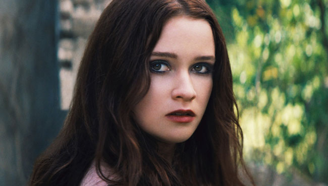 Una foto della bella attrice Alice Englert