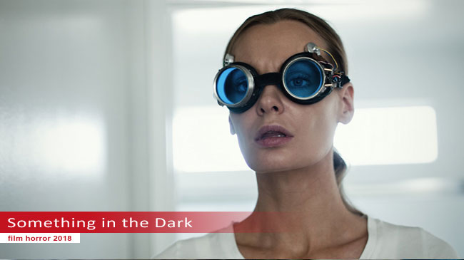 Un fotogramma dal film Something in the Dark