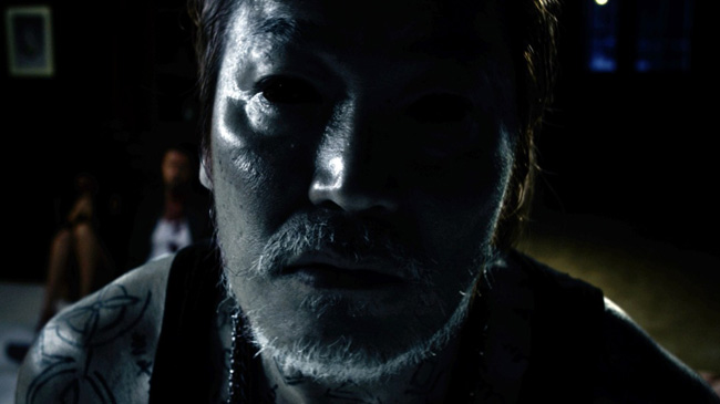 Una scena dal film horror Dont Look At The Demon