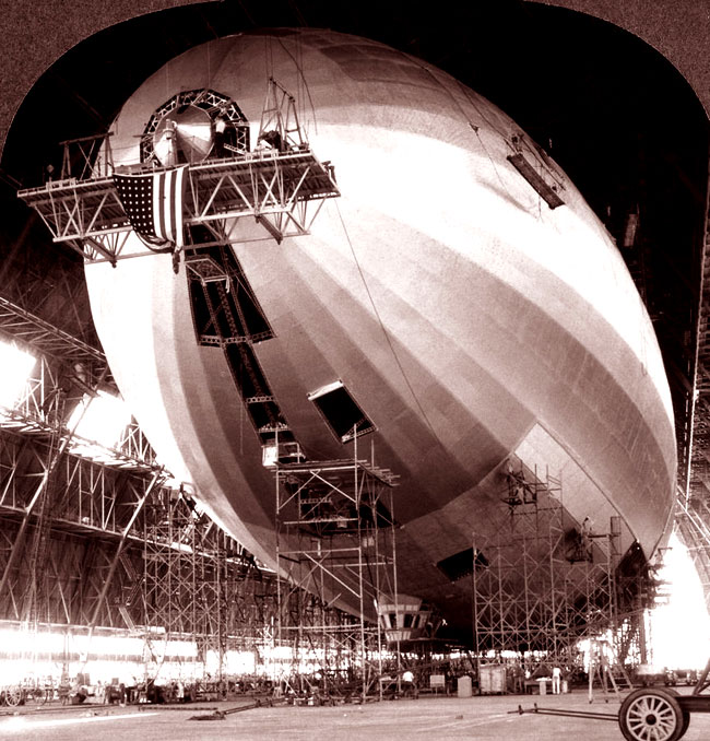 Una fase della costruzione dell'USS Akron