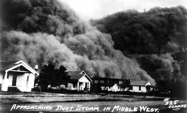 Tempesta di polvere durante l'invasione della polvere negli USA